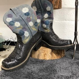 Ariat 4 LR technology western boots